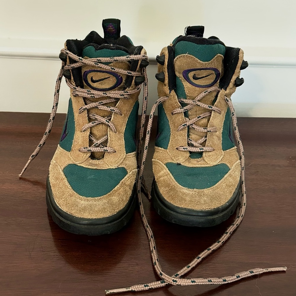 Nike Tan Suede & Green Hiking Ankle Boots